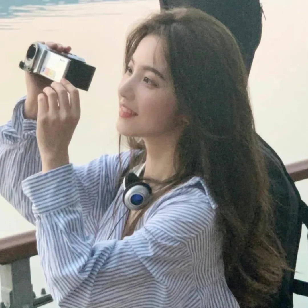 麻烦的婚礼海报